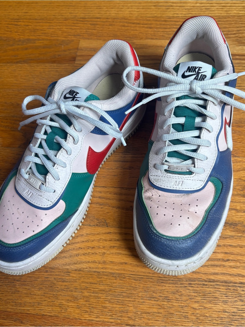🩷❤️💙💚Nike Multicolor Low-Top Sneakers in Blue, Green, Pink and Red